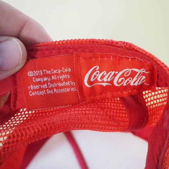Coca Cola Snap Back Trucker Hat Cap Mesh Red White Retro Classic Patch OSFM - Picture 9 of 9